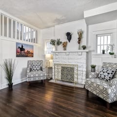 House w/ Excellent Locale. Beautifully remodeled!