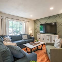 Overland Park Beauty! 3BD 2BA New Listing!