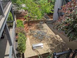 New Listing Luxury King Plaza - Image 5