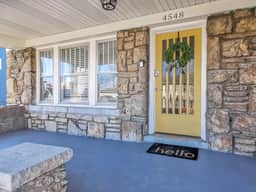 House w/ Excellent Locale. Beautifully remodeled! - Image 4