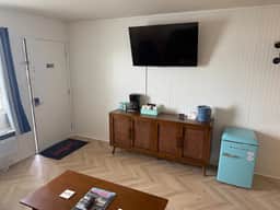 Newly Remodeled Deluxe King Suite - Image 3