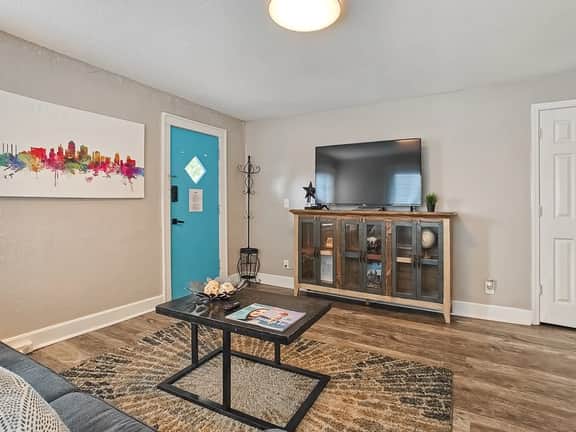 Heart of Westport!  1BR - Image 5