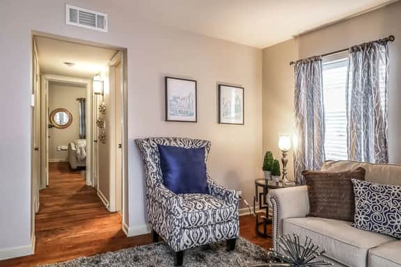 One Bedroom Plaza Condo in Historic Building - Image 3