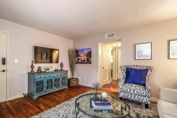 One Bedroom Plaza Condo in Historic Building - Image 2