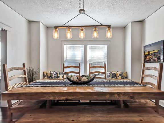 House w/ Excellent Locale. Beautifully remodeled! - Image 3