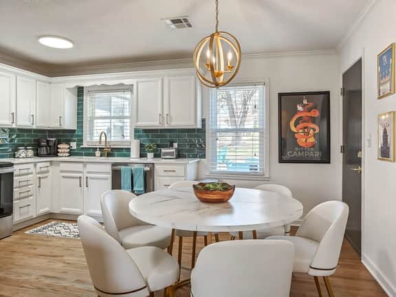 3 Bed 2 Bath with Hot Tub - Image 4