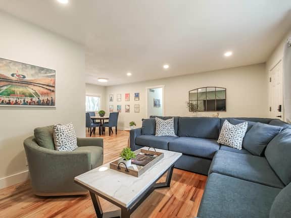 Overland Park Beauty!  3BD 2BA New Listing! - Image 4