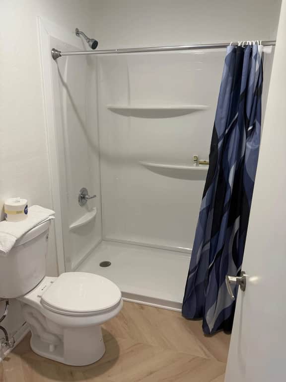 Newly Remodeled Deluxe King Suite - Image 5