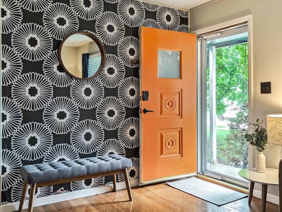 4 Bdrm Getaway with Hot Tub - Image 3
