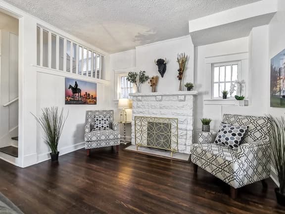 House w/ Excellent Locale. Beautifully remodeled! - Image 1